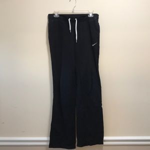 Nike black sweatpants with pockets women’s M
